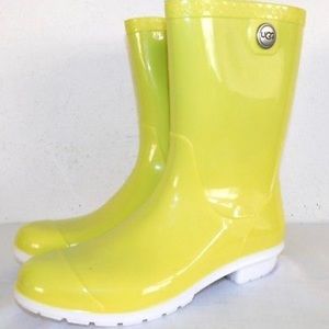 bright yellow uggs
